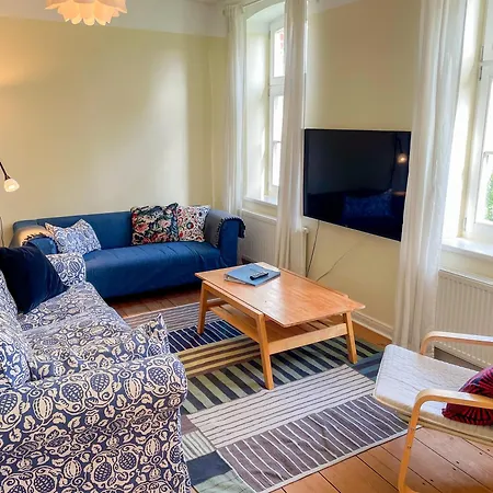 Eisenbahnerhaus * Klausdorf (Vorpommern-Rugen)